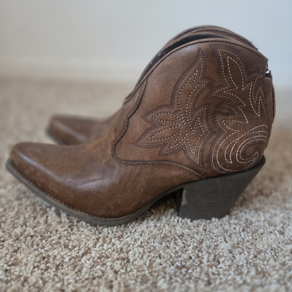 Ariat Layla Western Boots Naturally Distressed Brown Boots